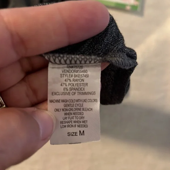 BKE Balloon Sleeve Blouse Size M - Picture 9 of 9